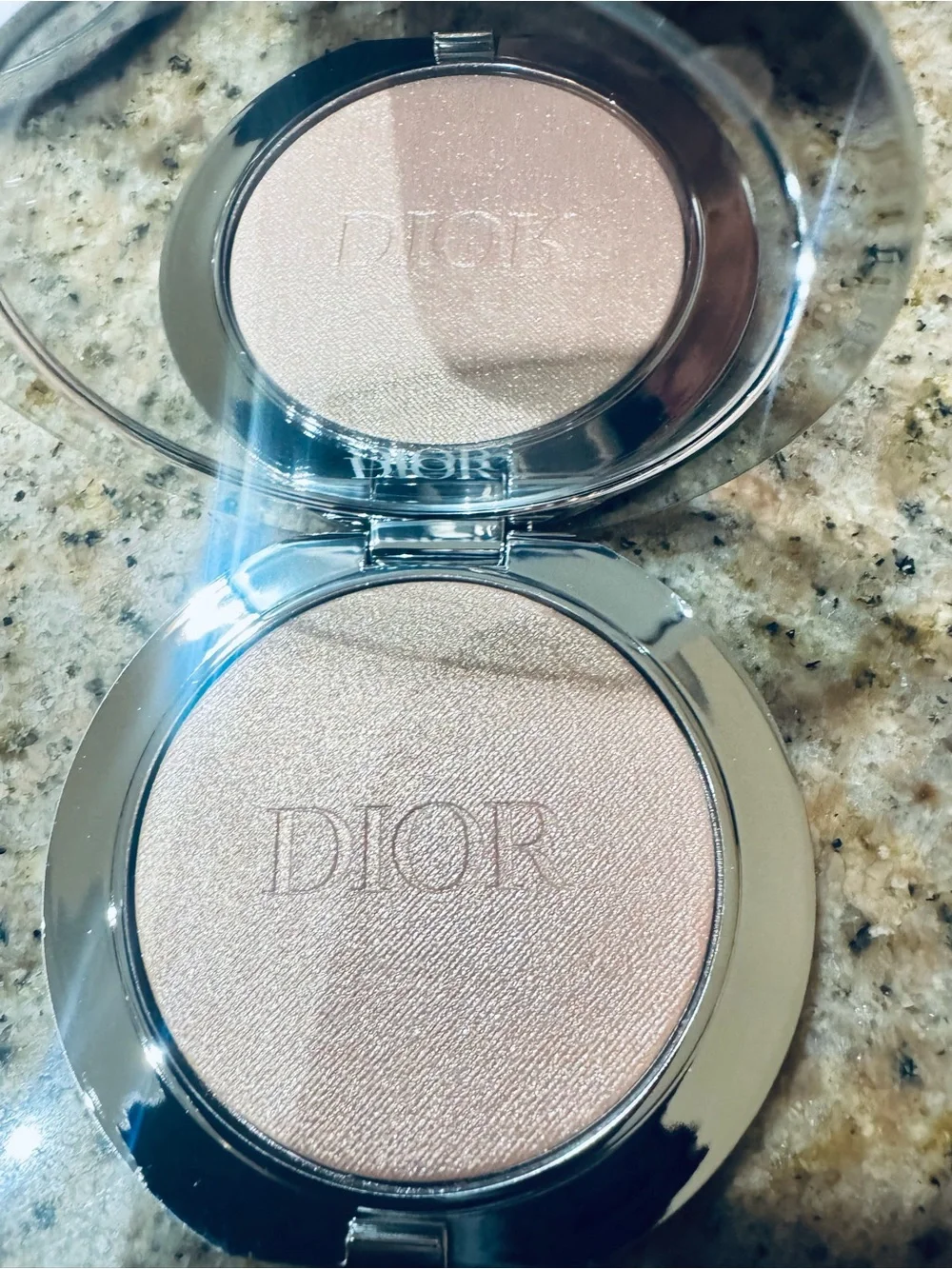 Christian Dior Daisy Embellished Round - Picture 3 of 6